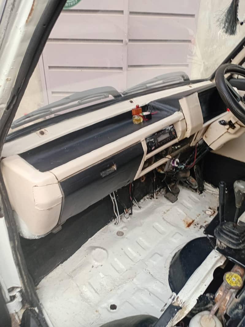 Suzuki bolan van 3