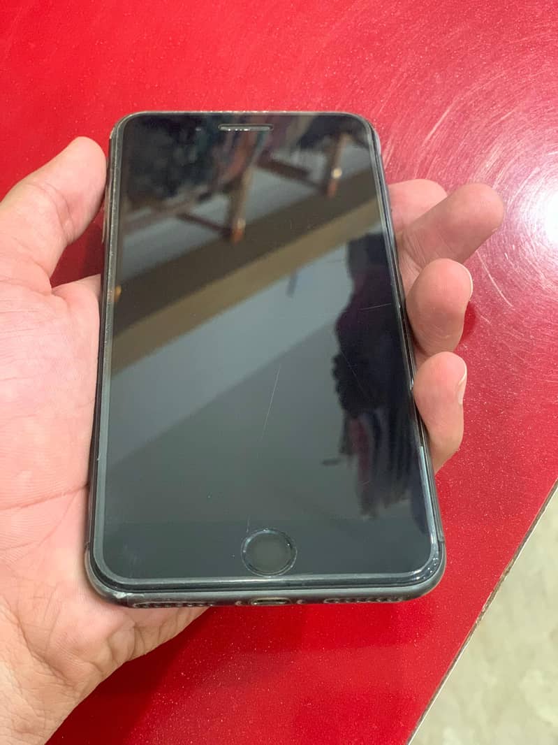 Apple iPhone 8 1
