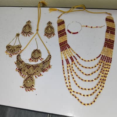 Golden and red colour bridal jewelry set. Only 1 time used