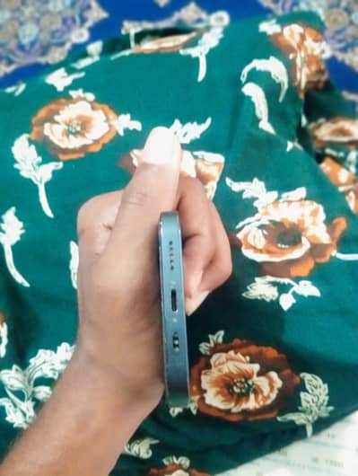 iPhone 12 Pro 128GB JV– Excellent Condition
