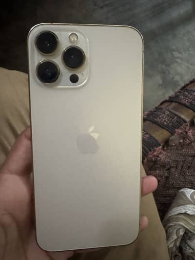 Apple iPhone 13 Pro Max baypss hona ha gold colure 10 by 9 water pack