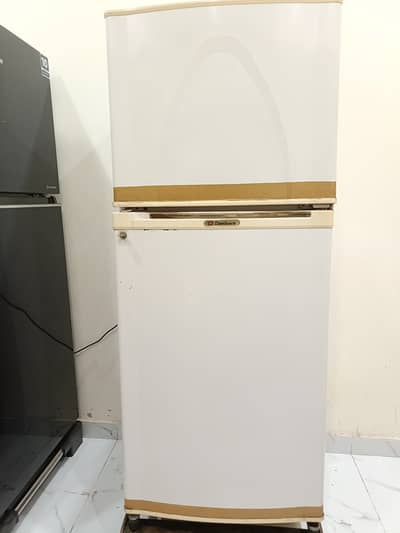 Dawlance Double Door Refrigerator – Powerful Cooling | Family S