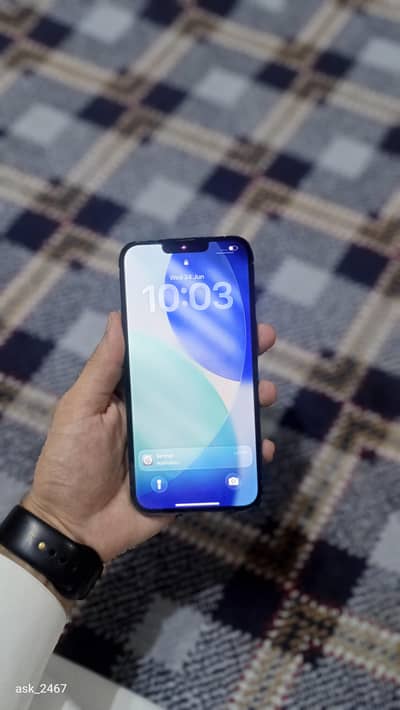 Apple iPhone 13