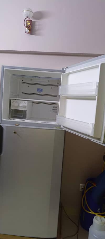 hitachi non froast fridge