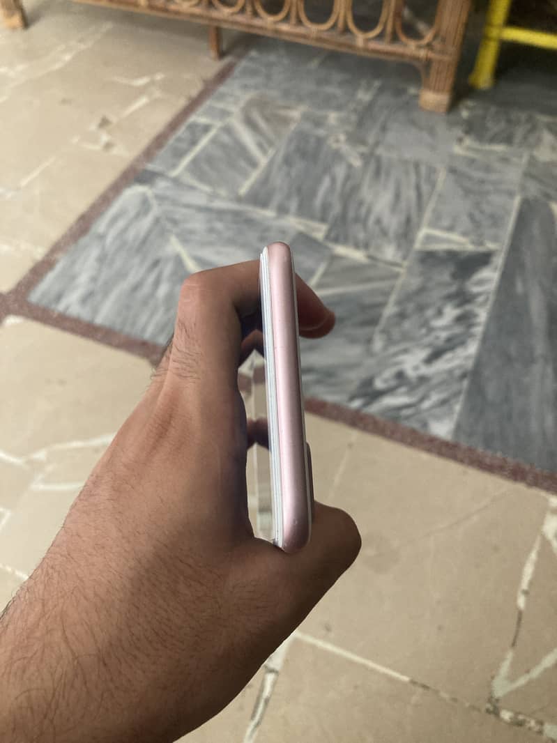 Apple iPhone 7 Plus 1