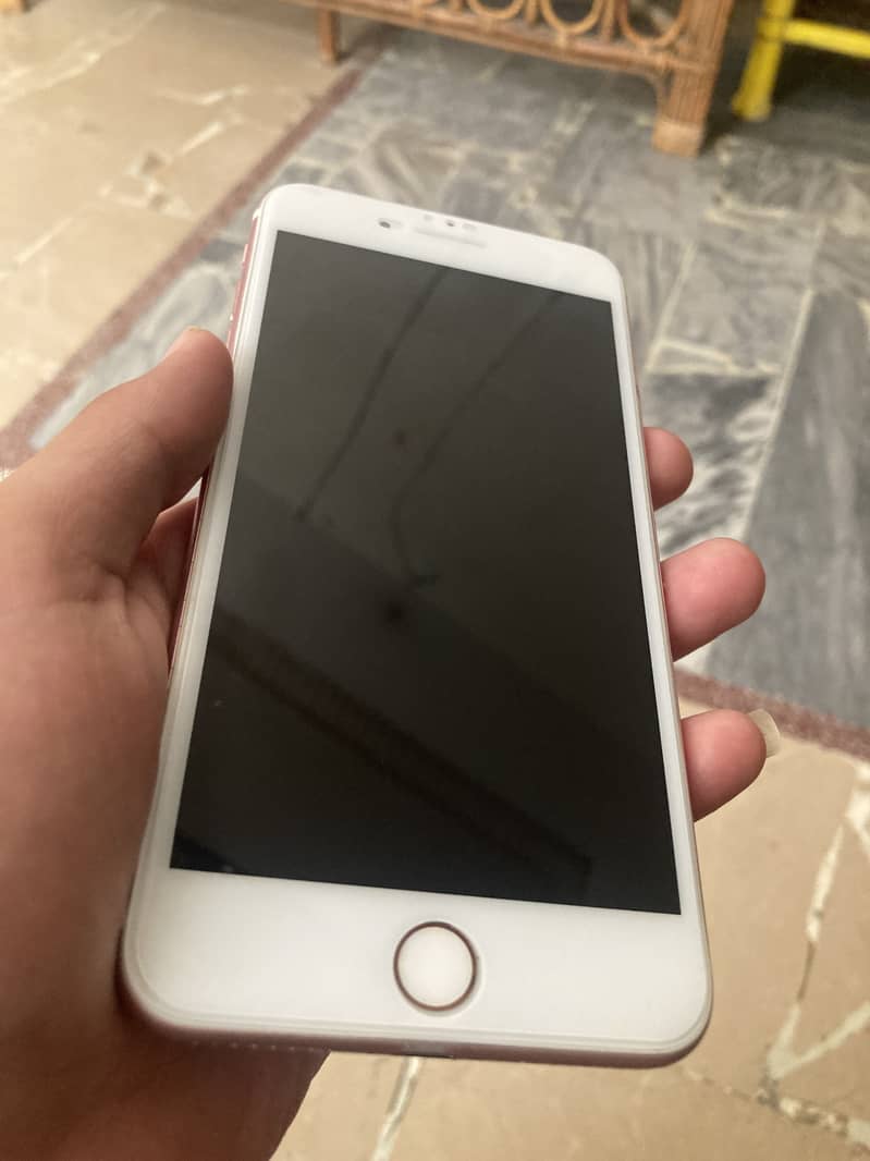 Apple iPhone 7 Plus 3