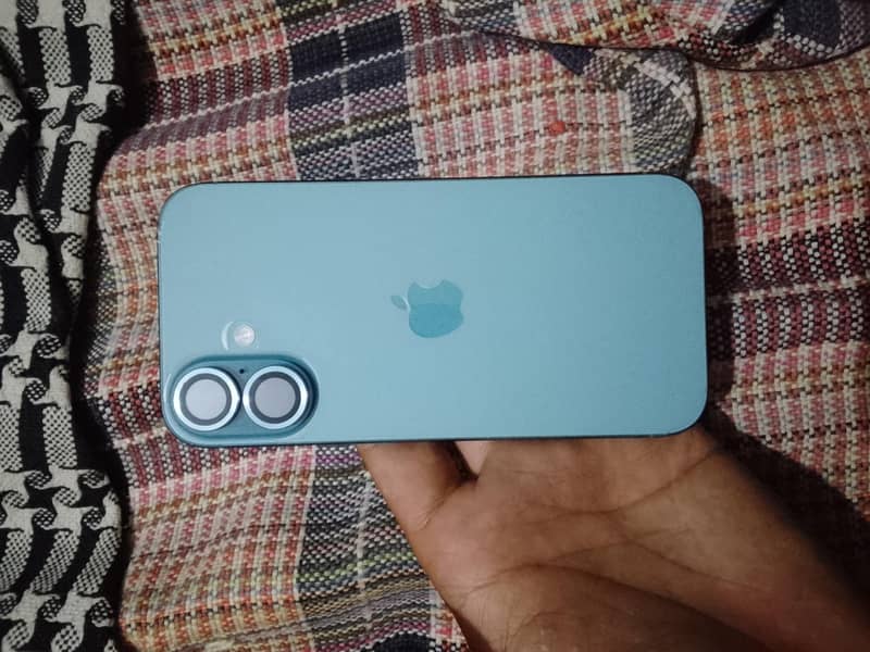 Apple iPhone 16 1