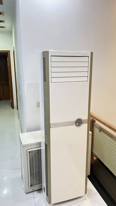 GREE FLOOR AC BRAND NEW
