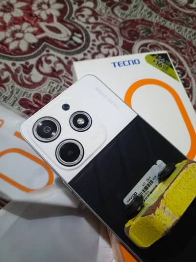 spark 10 pro 16 256