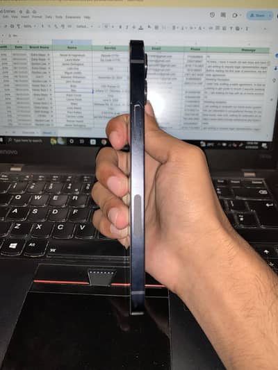 Apple iPhone 12