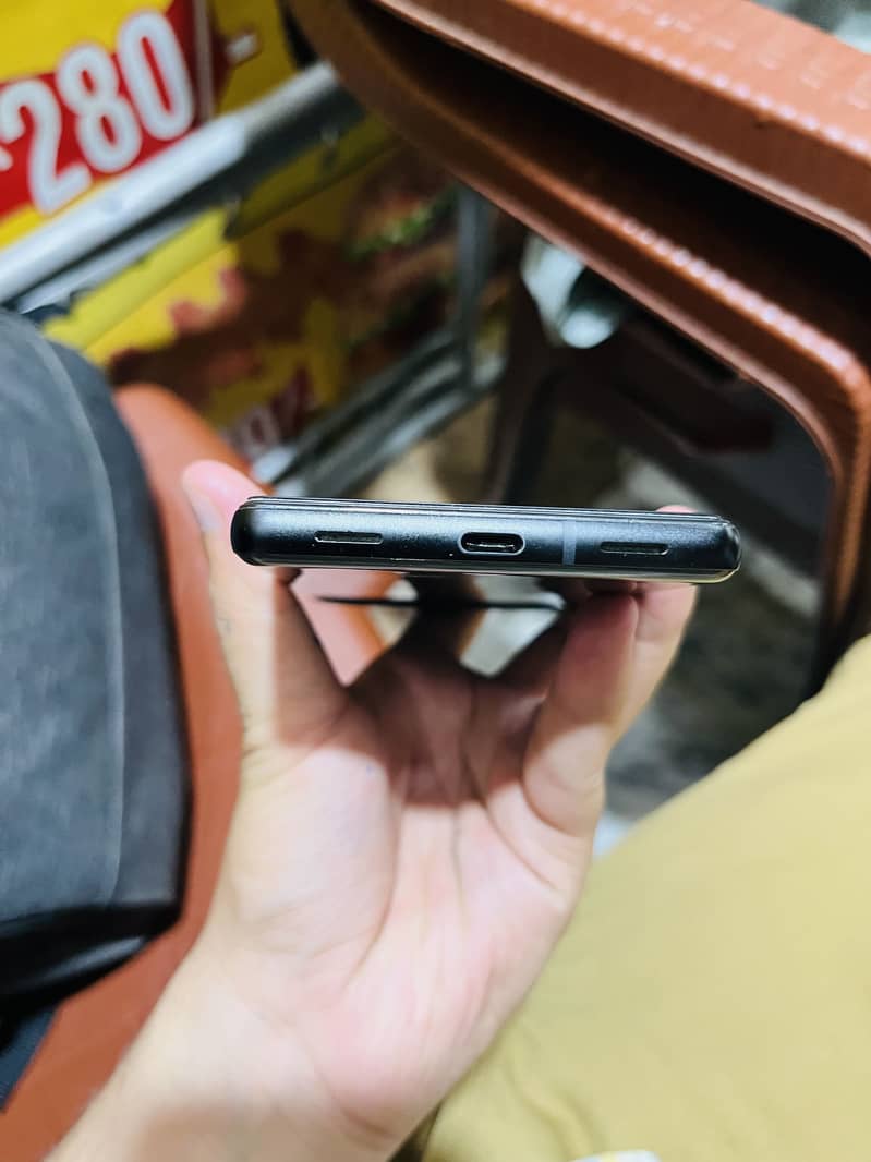 Google Pixel 6a 5