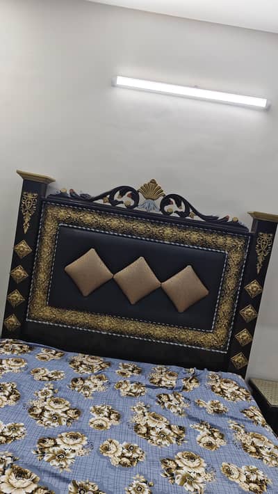 Bed set 2 side tables and dressing table very stylish