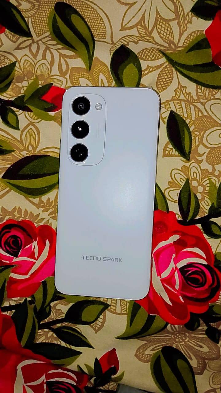 Tecno spark 40 pro plus 2