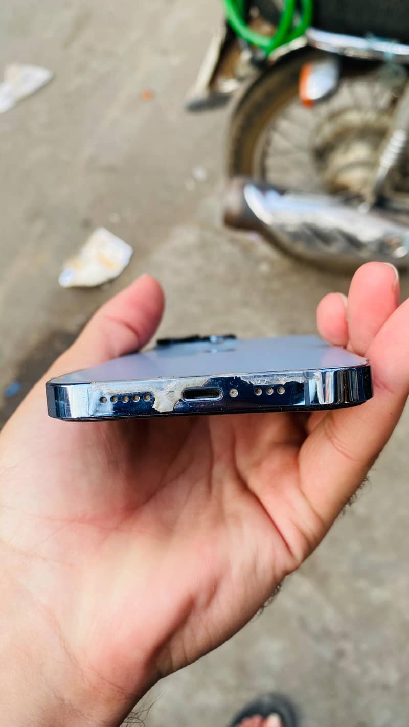 Apple iPhone 13 Pro 3