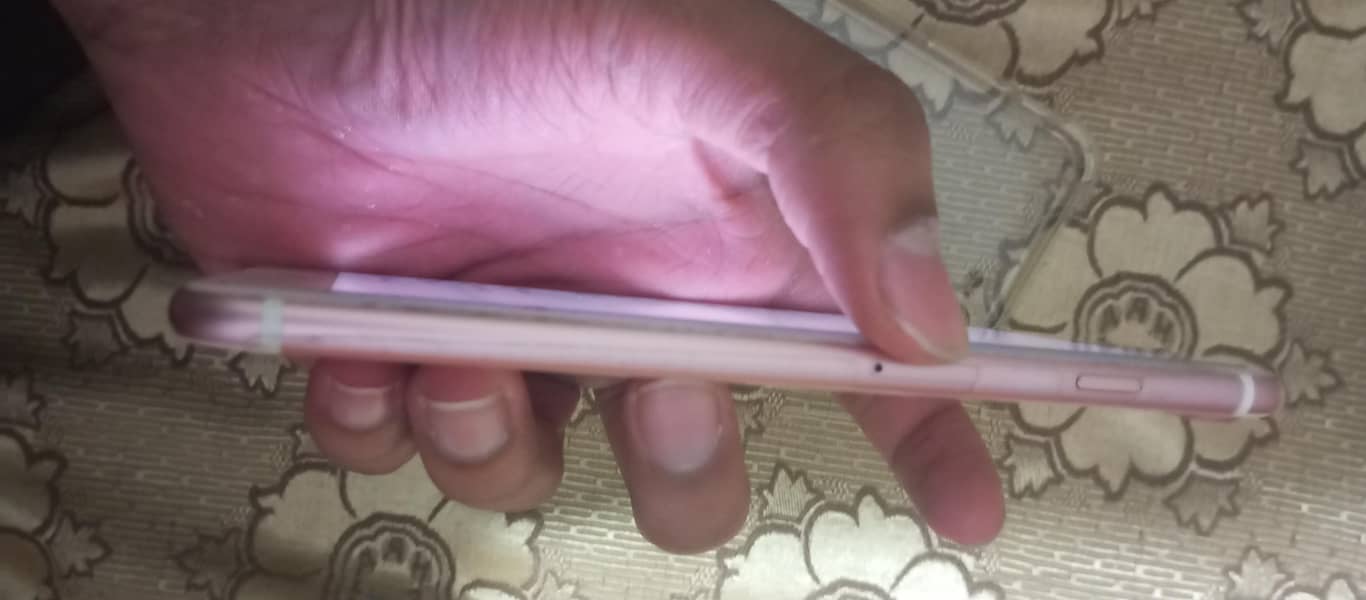 Apple iPhone 7 Plus 2