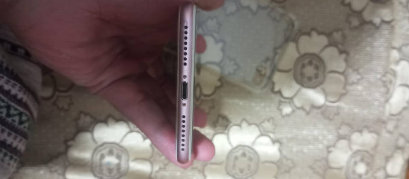 Apple iPhone 7 Plus 3