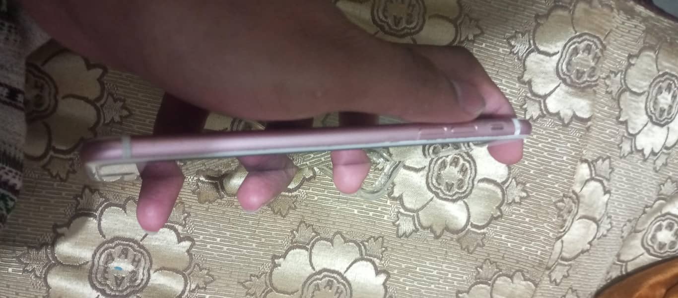 Apple iPhone 7 Plus 4