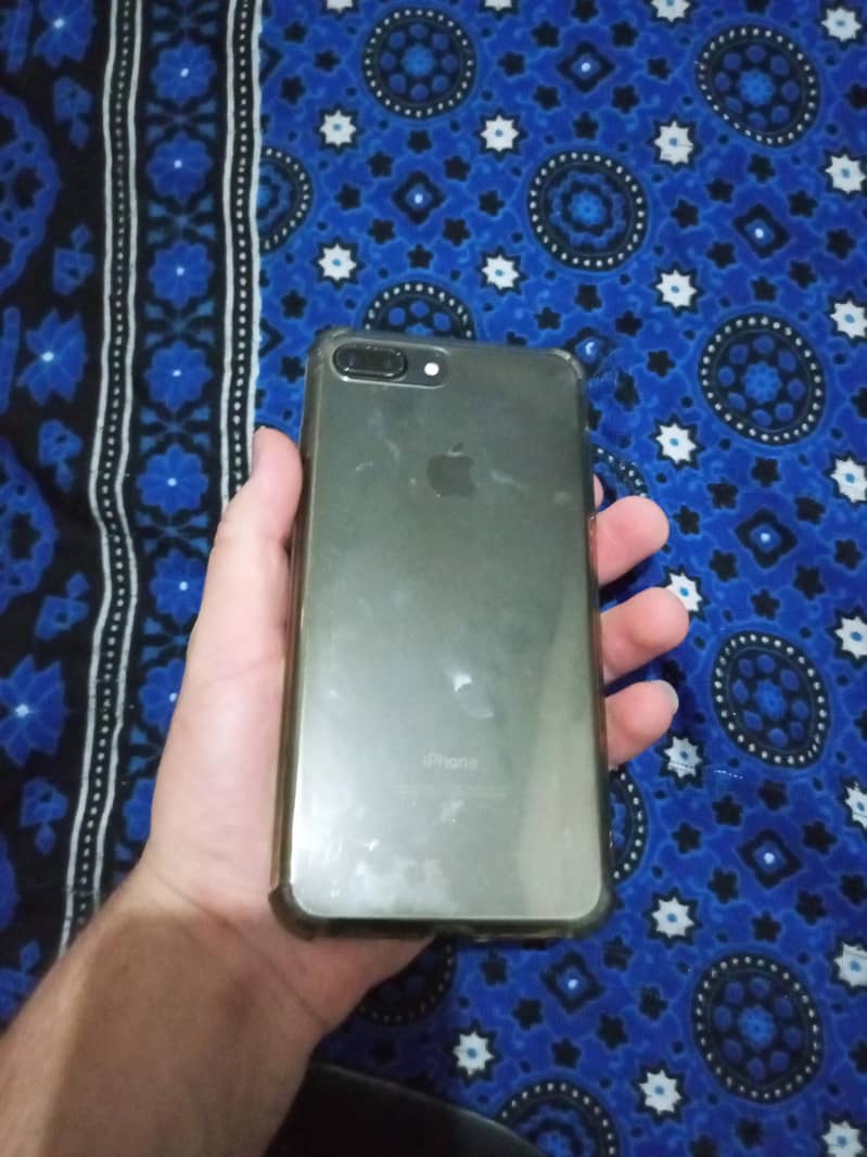 Apple iPhone 7 Plus 0