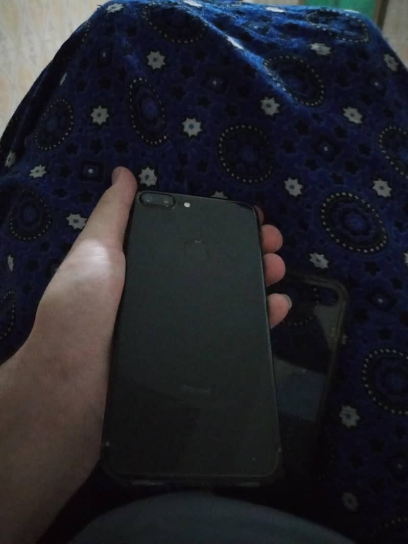 Apple iPhone 7 Plus 3