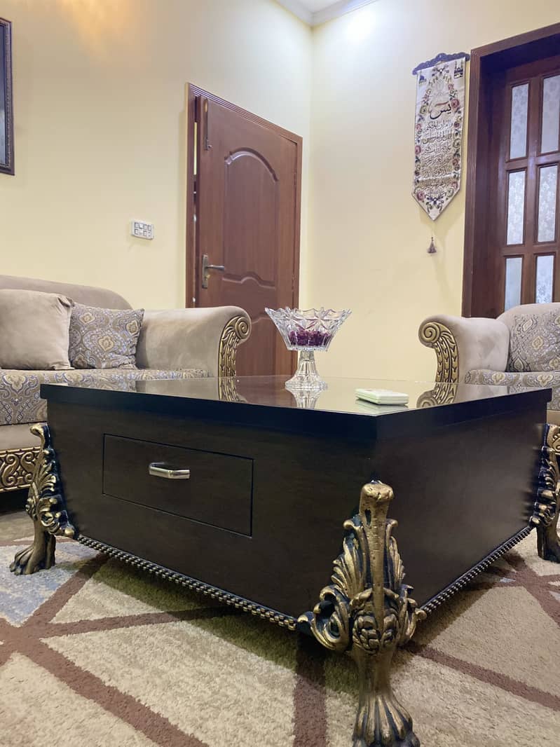 Central table 1