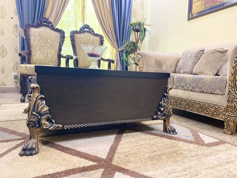 Central table 3