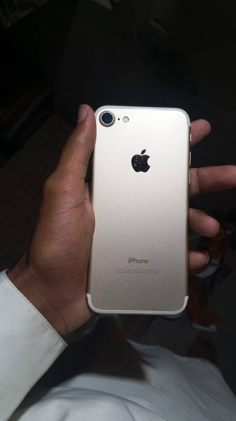 Apple iPhone 7 1
