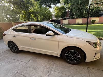 Hyundai Elantra 2022