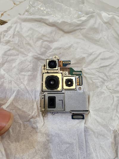 Samsung Mobile S22 Ultra back camera and battery