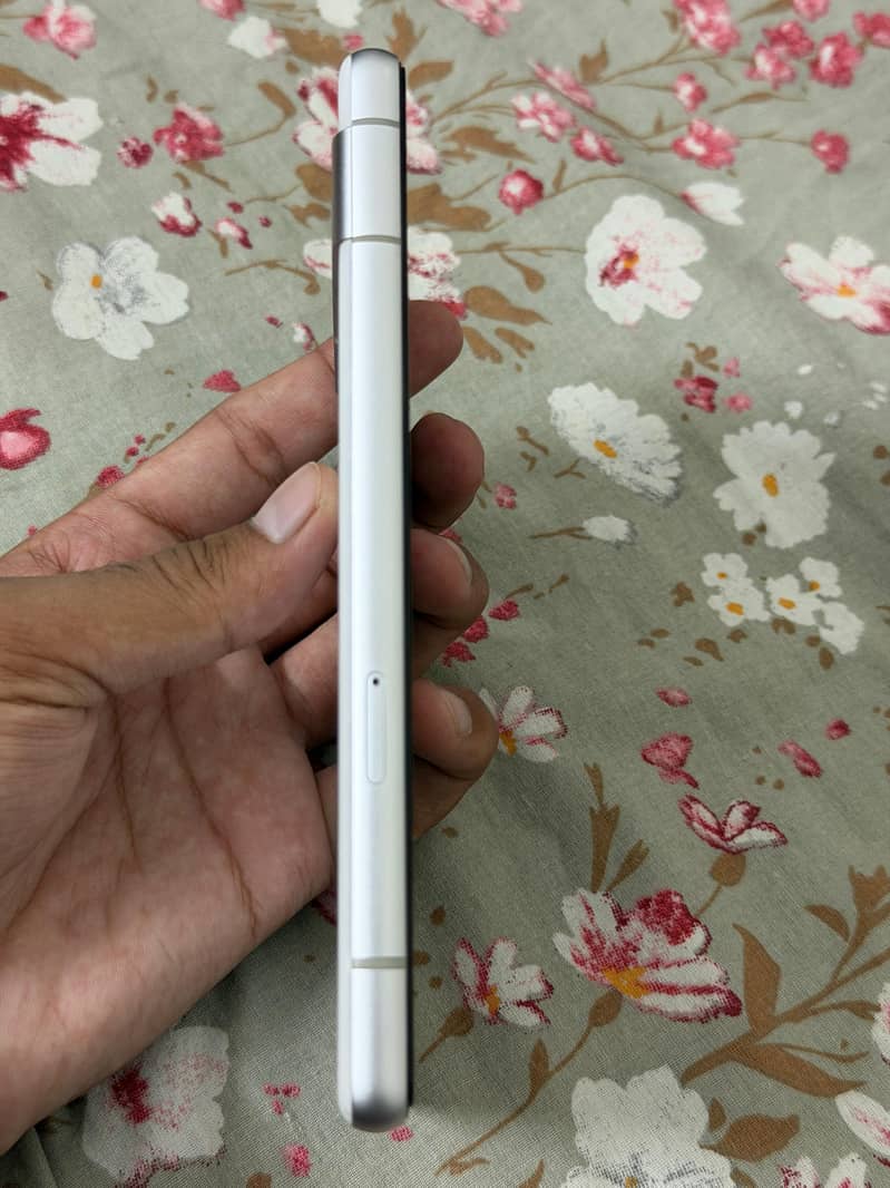 Google Pixel 7a 2