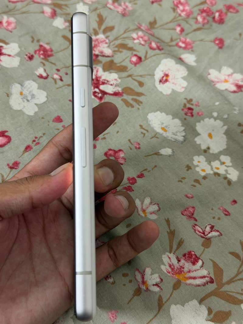 Google Pixel 7a 3