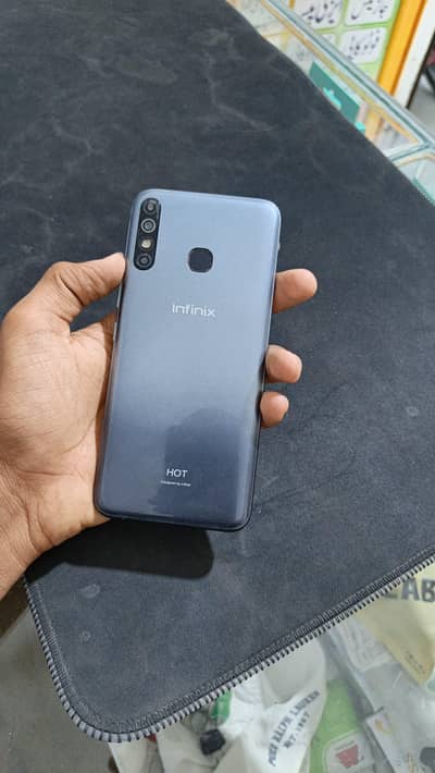 Infinix Hot 8