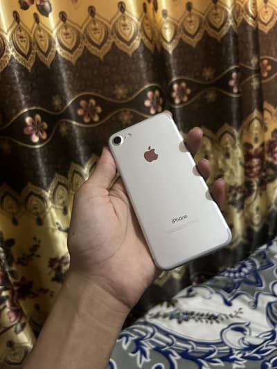 Apple iPhone 7