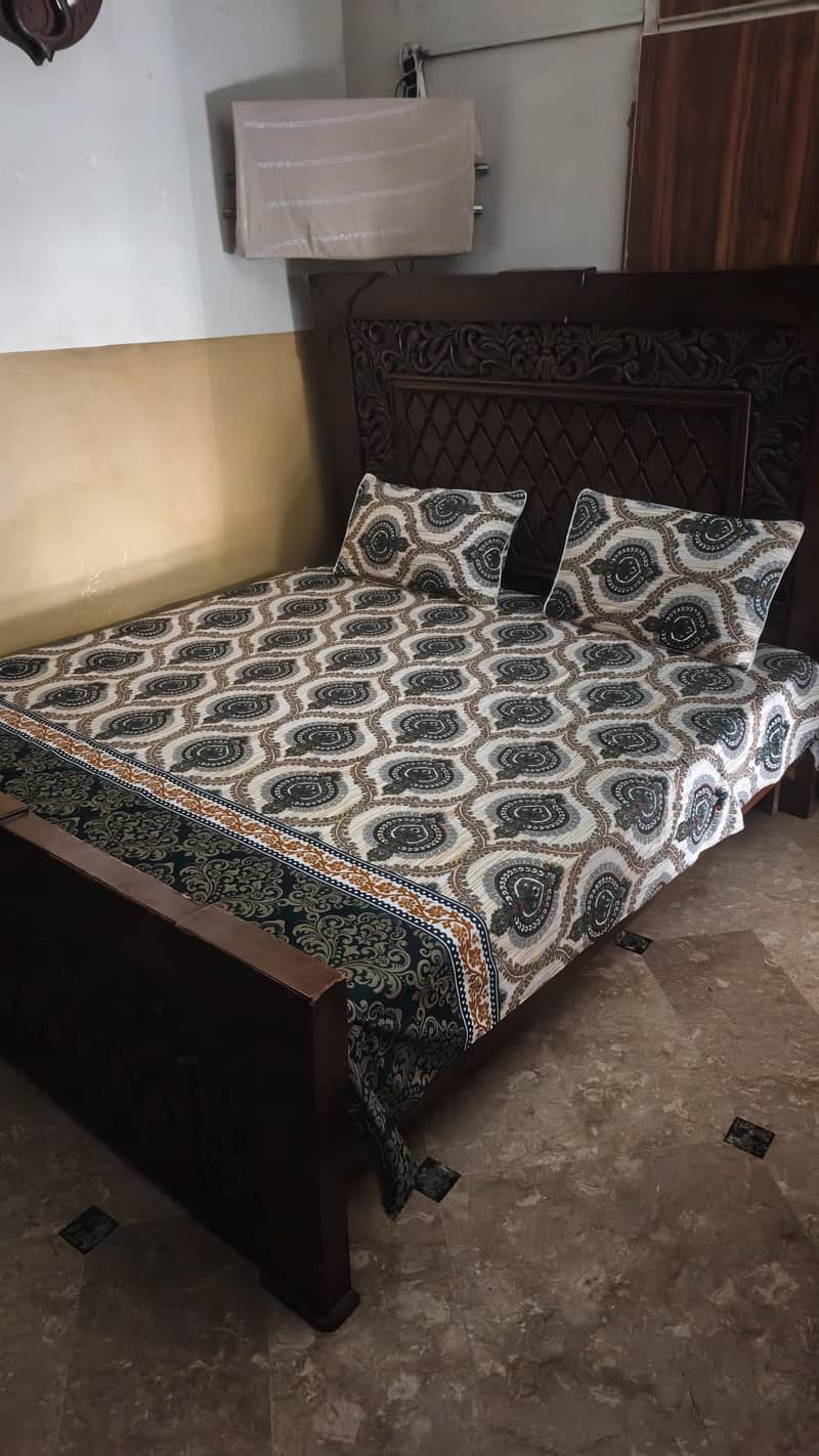 Bed & Side Table and Dressing Table 0