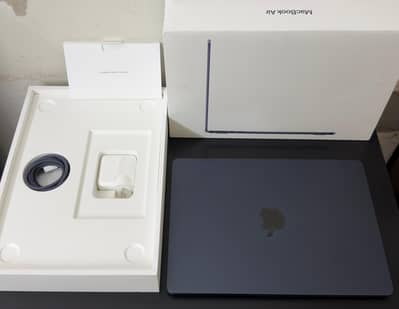 MacBook Air M4 Complete Box