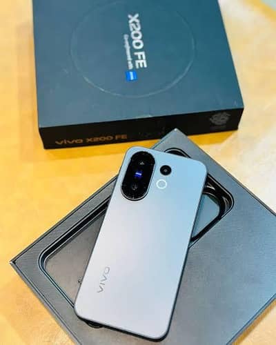 Vivo x200 FE