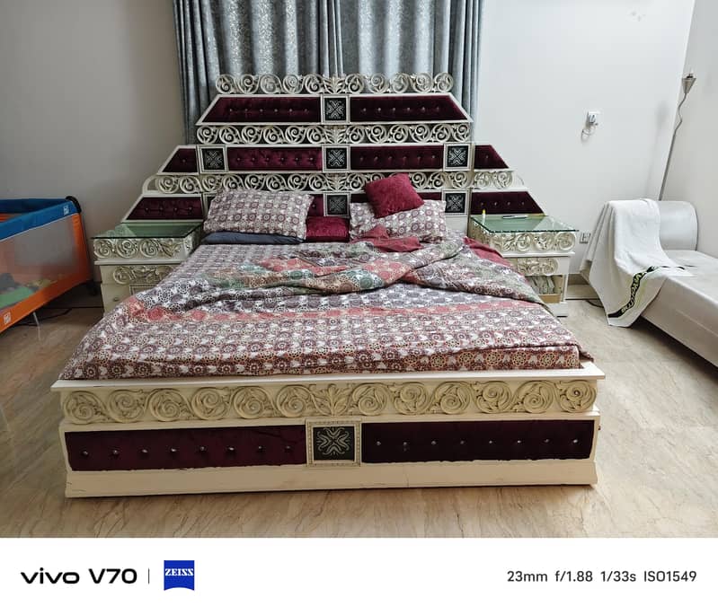 King Size Bed 0