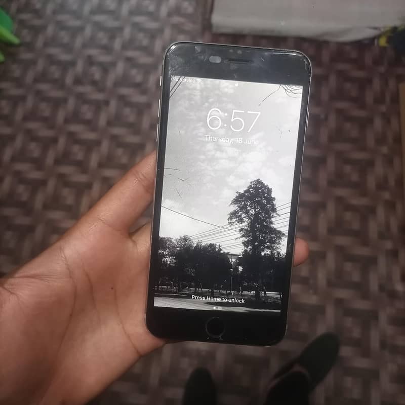 Apple iPhone 6S plus 1