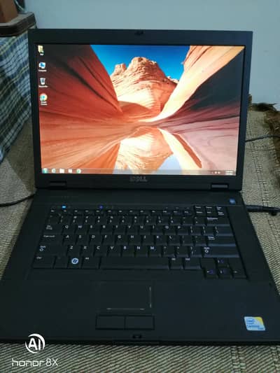 Dell latitude E5500 core 2 do come from USA 10/10 with charger and Bag