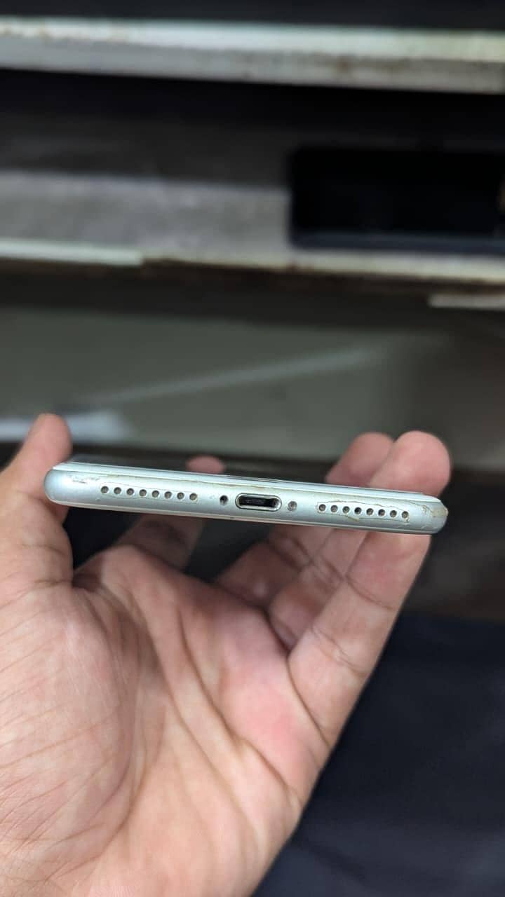 Apple iPhone 7 Plus 1