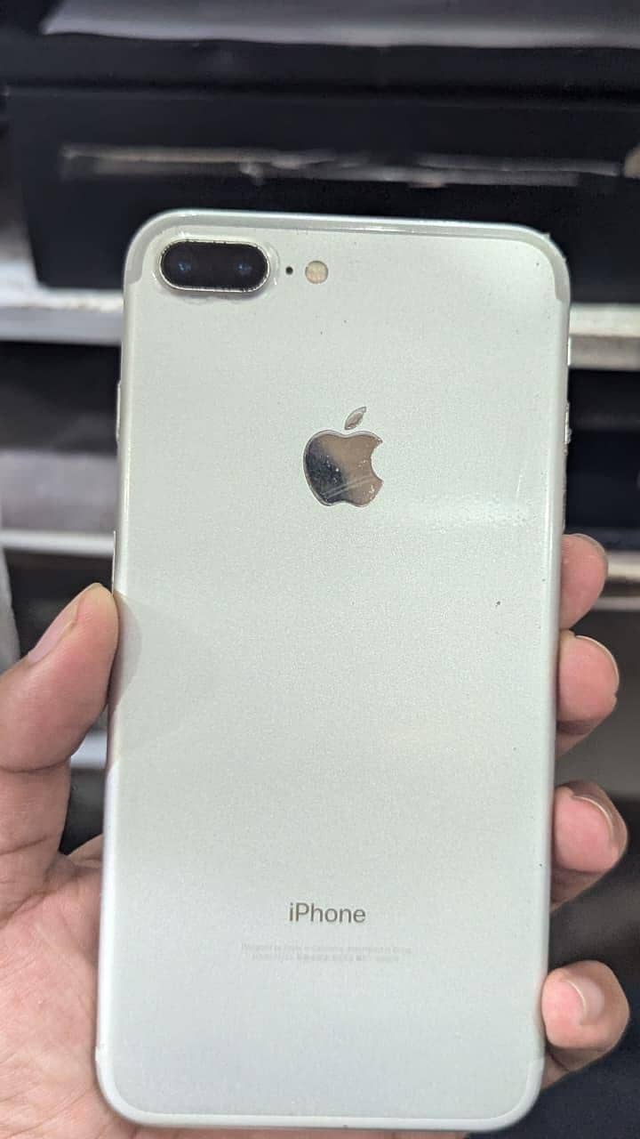 Apple iPhone 7 Plus 4
