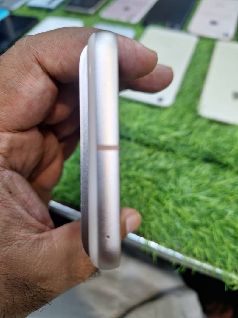 Google Pixel 8 3