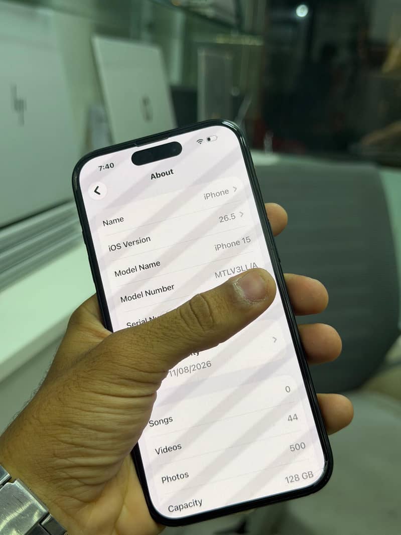 iPhone 15 2