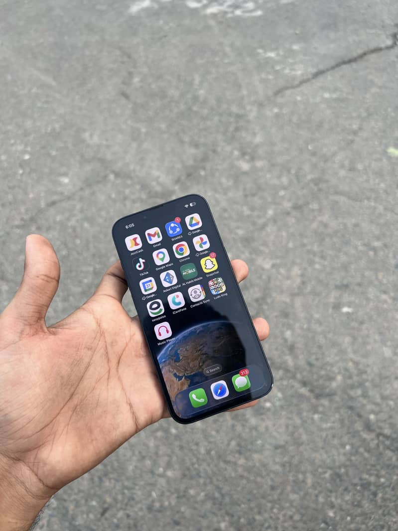 Apple iPhone 13 2