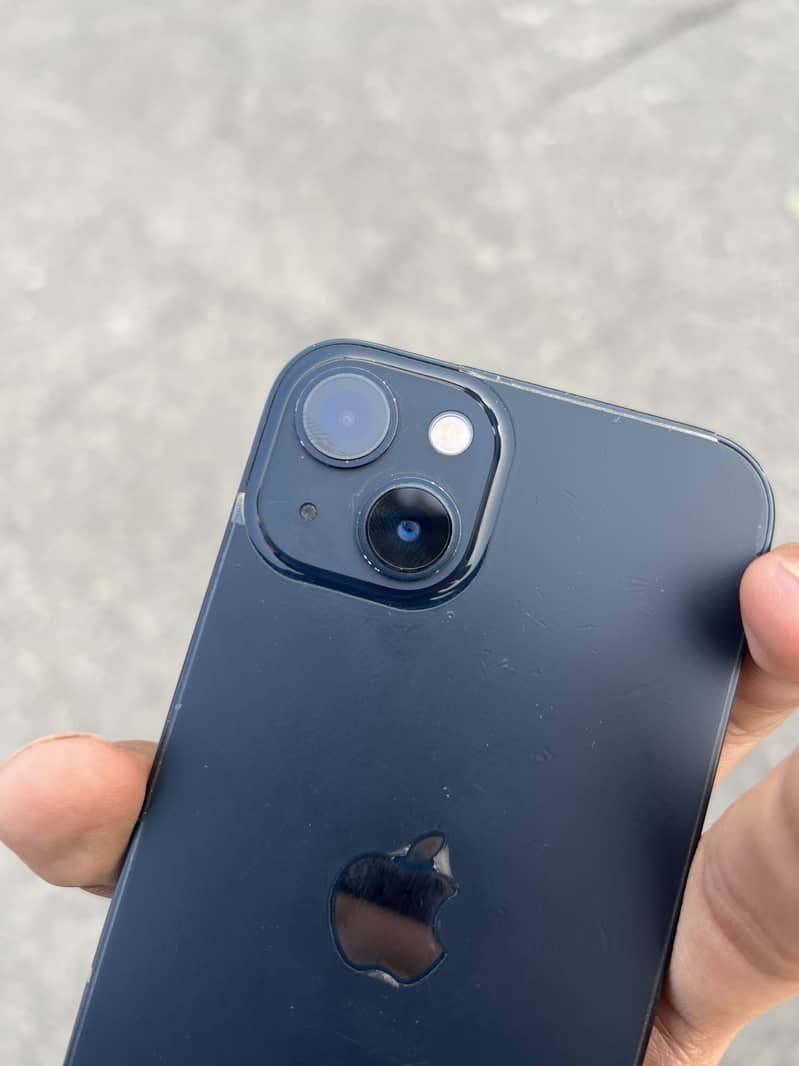 Apple iPhone 13 4