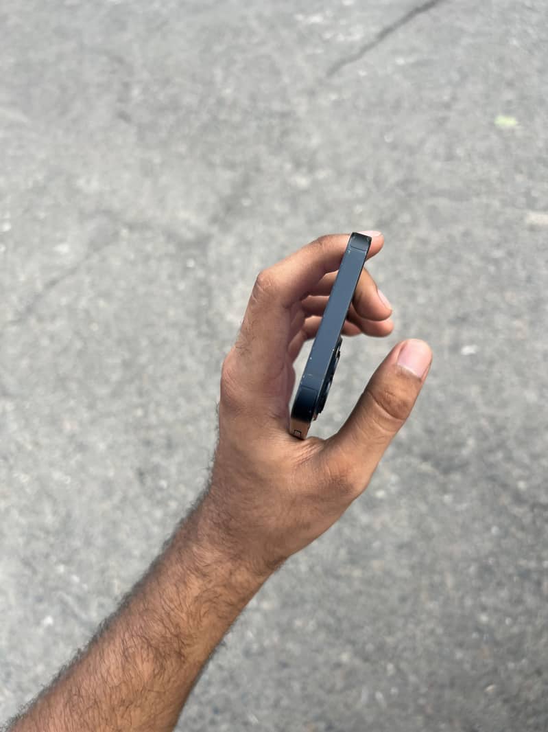 Apple iPhone 13 6