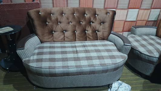 7 seater sofa set available in good condition