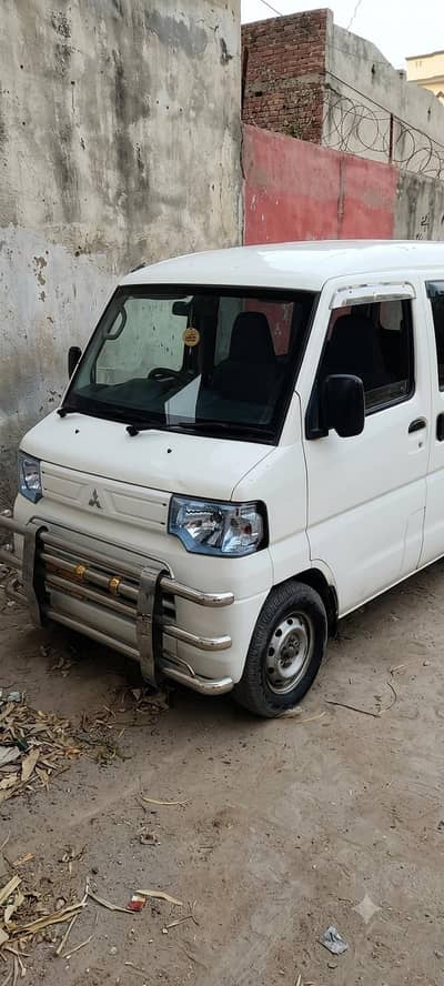 Mitsubishi Minica 2013