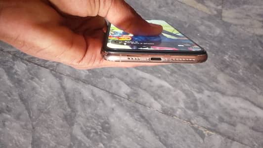 XS Max physical dual sim pta prof  03291134351 on WhatsApp need cash