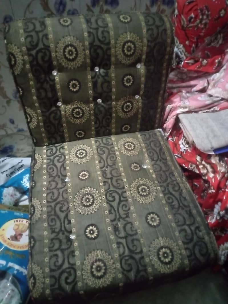 setty chairs 1
