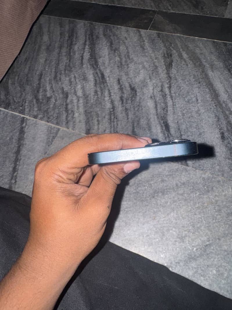 Apple iPhone 13 3